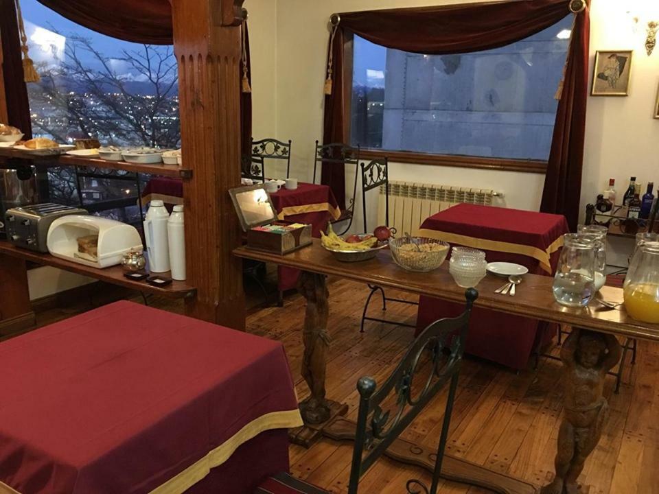 Hosteria Residencia Linares Ushuaia Ngoại thất bức ảnh