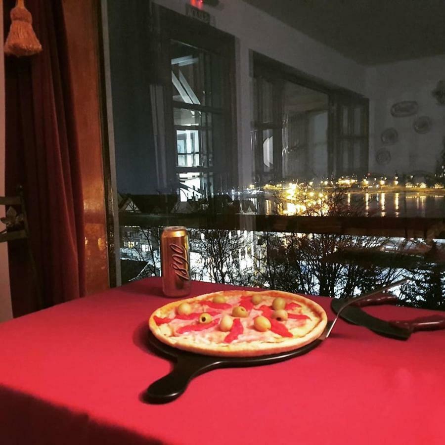 Hosteria Residencia Linares Ushuaia Ngoại thất bức ảnh